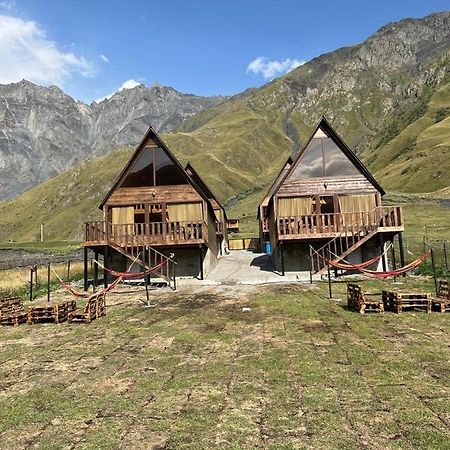 Kazbegi 4 Side Cottages Bagian luar foto