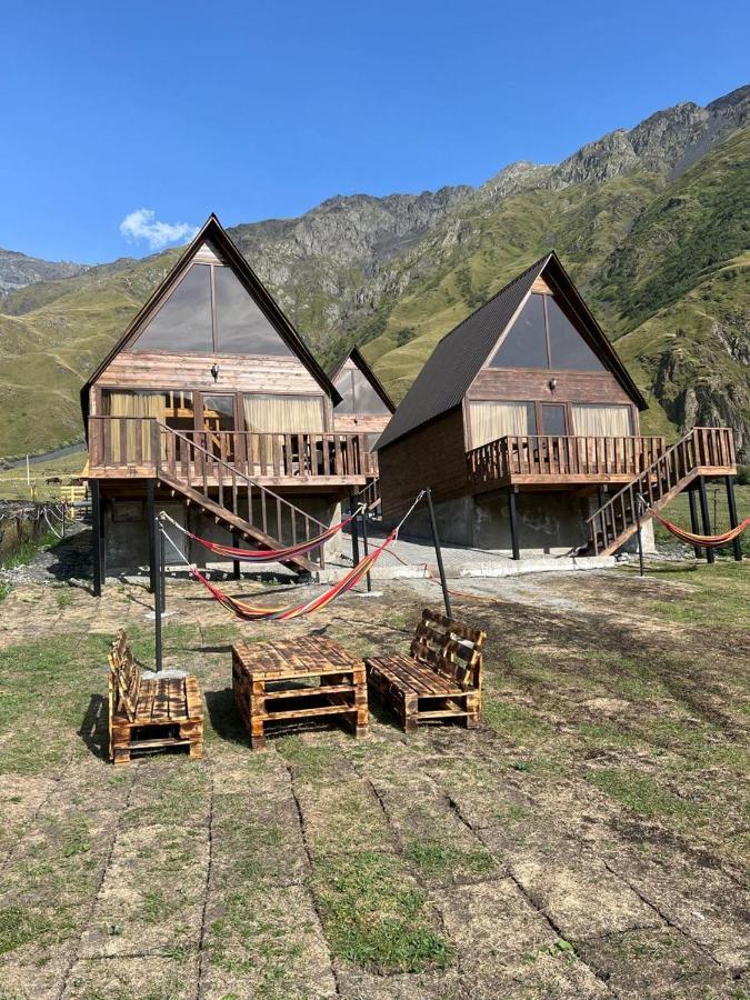 Kazbegi 4 Side Cottages Bagian luar foto